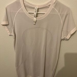 Lululemon swiftly tech short sleeve 10